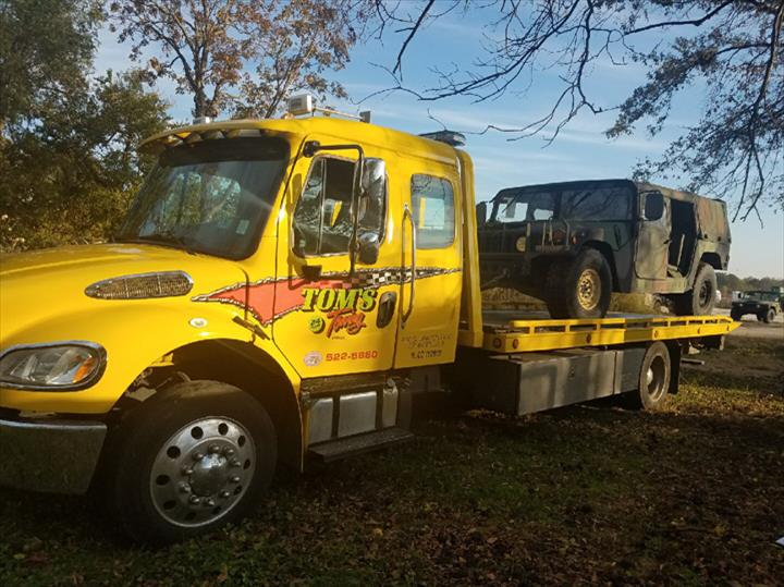 Tom's 24 Hour Towing Service Towing Service Springfield, IL